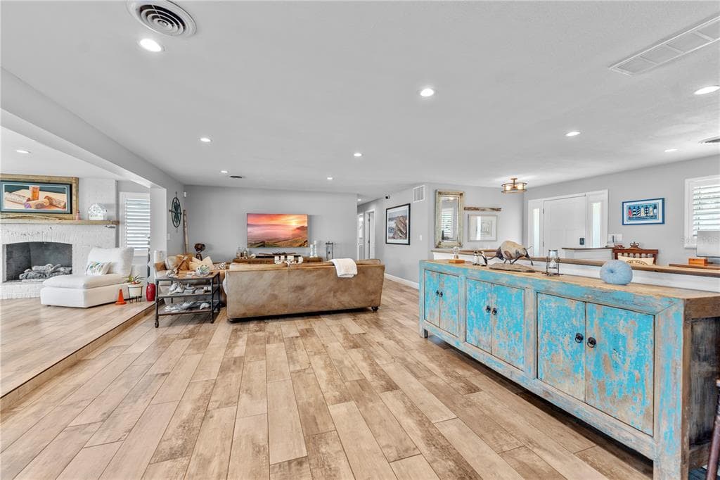118 CORAL WAY photo 7