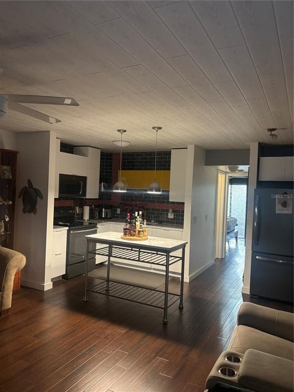133 BERKSHIRE 133 photo 10