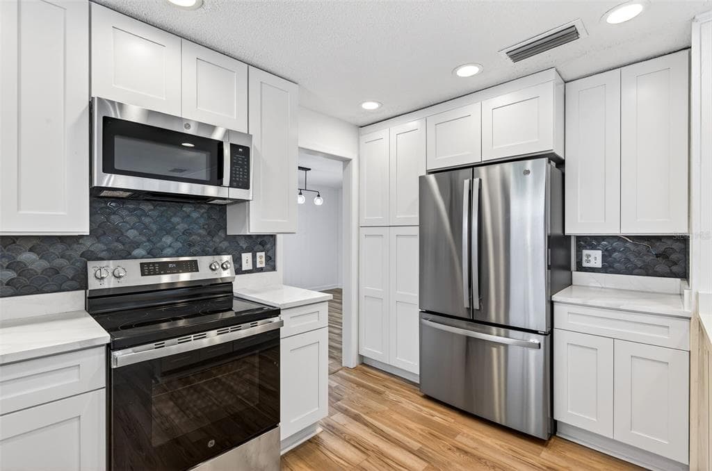 1520 S KEENE ROAD photo 17