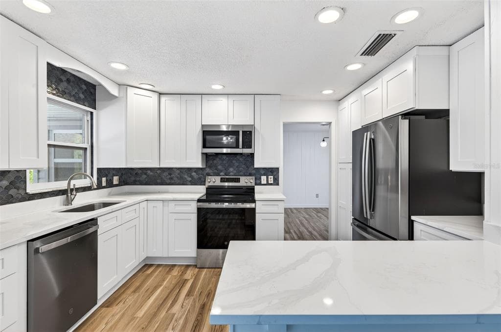 1520 S KEENE ROAD photo 20
