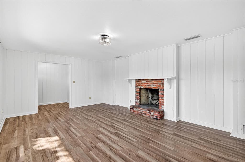 1520 S KEENE ROAD photo 9