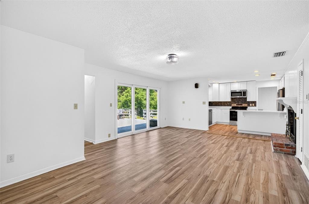 1520 S KEENE ROAD photo 15