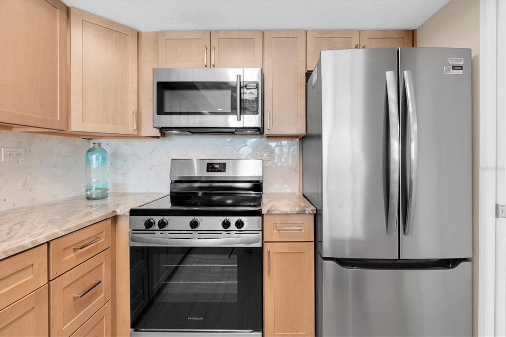 450 TREASURE ISLAND CAUSEWAY 102 photo 6