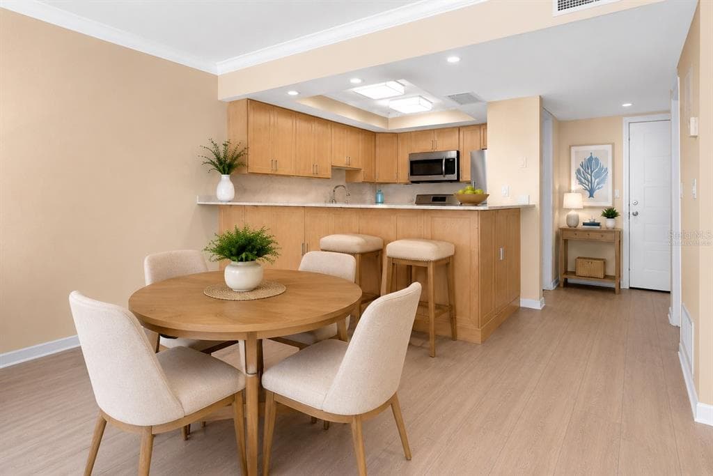450 TREASURE ISLAND CAUSEWAY 102 photo 9