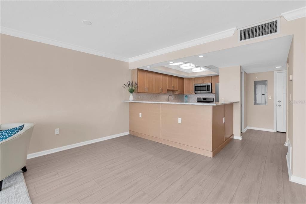 450 TREASURE ISLAND CAUSEWAY 102 photo 10