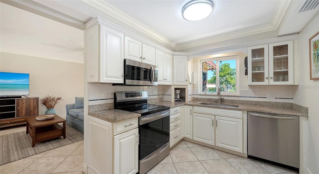 9538 AZURE COVE photo 13