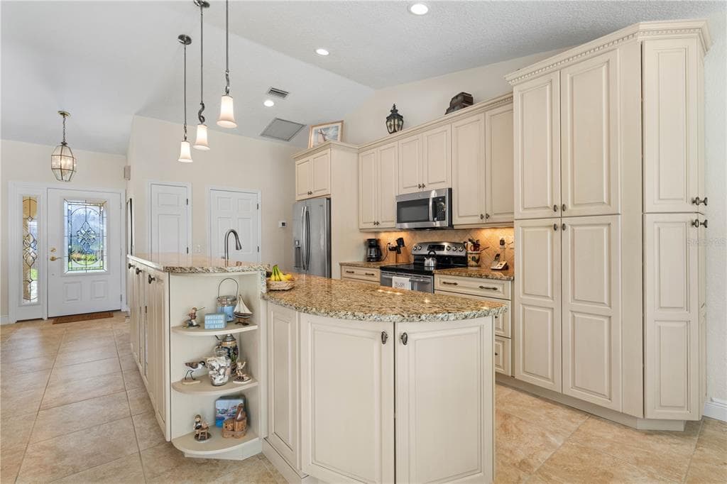 1374 WILLET COURT photo 20