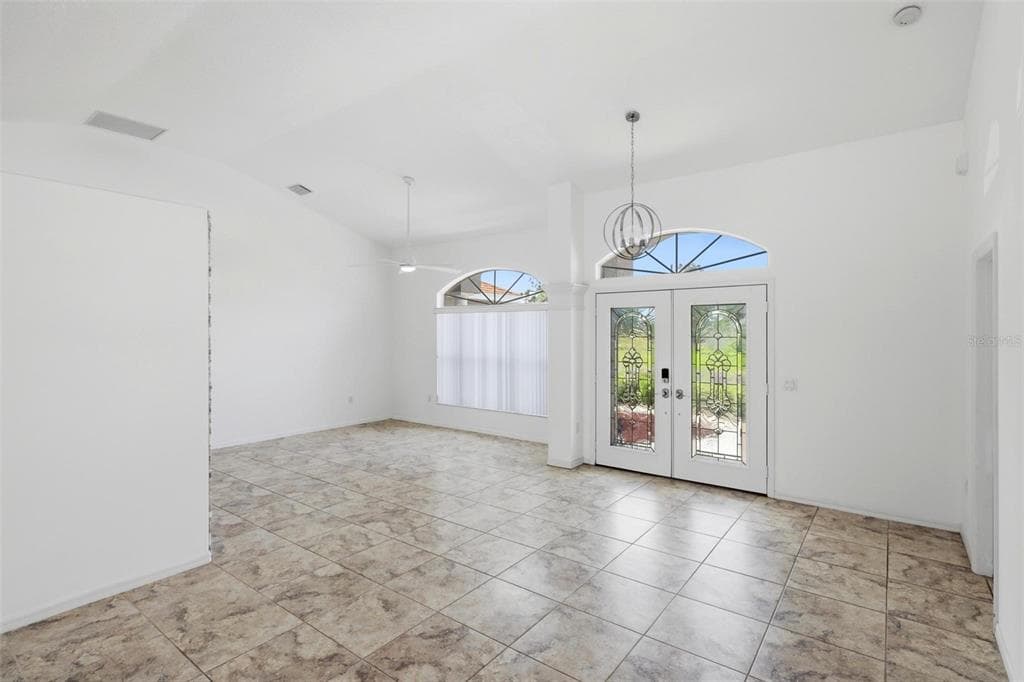 605 ROTONDA CIR photo 12