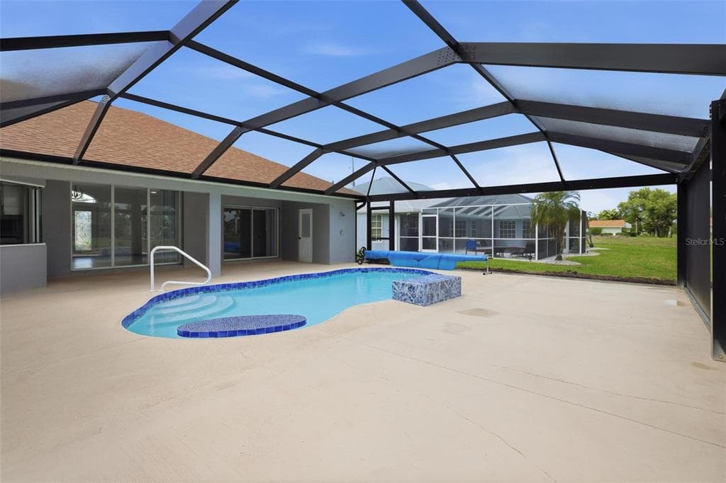 605 ROTONDA CIR photo 7