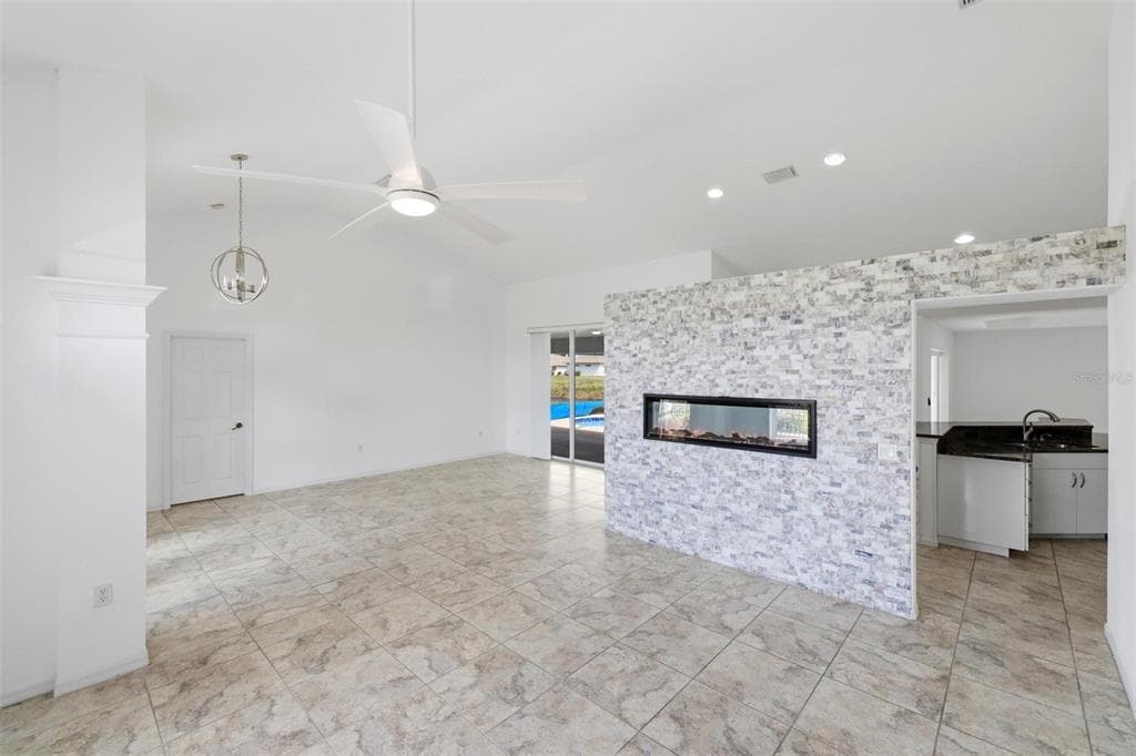 605 ROTONDA CIR photo 20