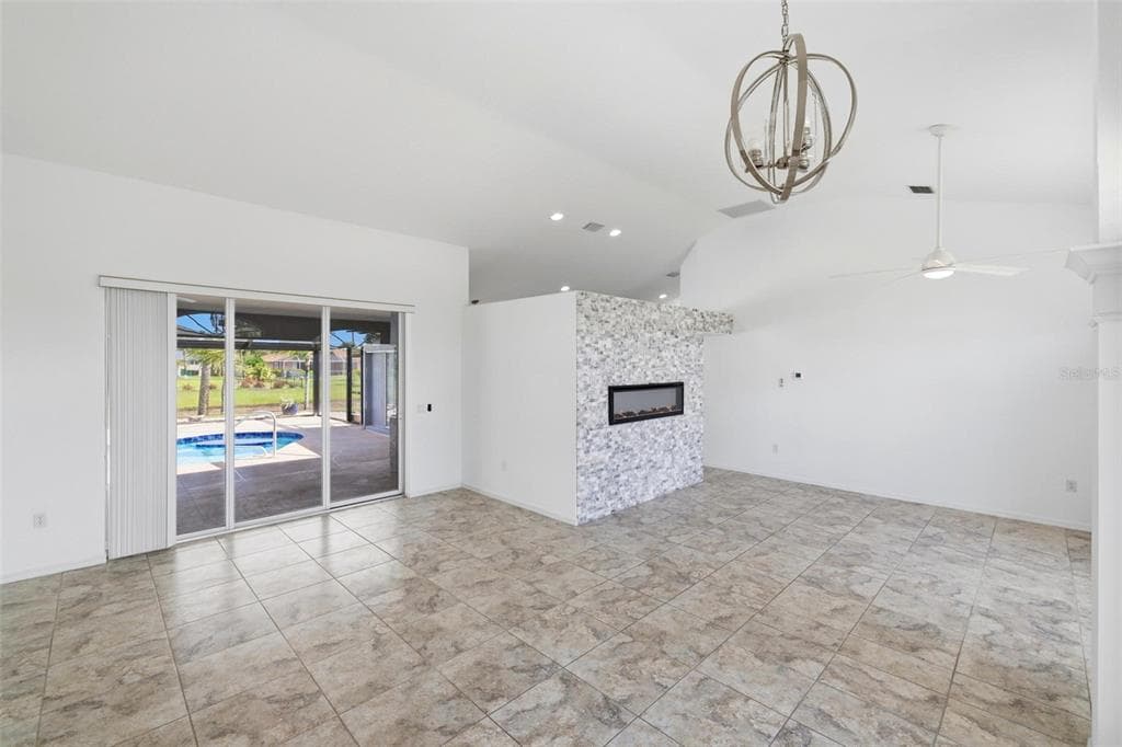 605 ROTONDA CIR photo 14