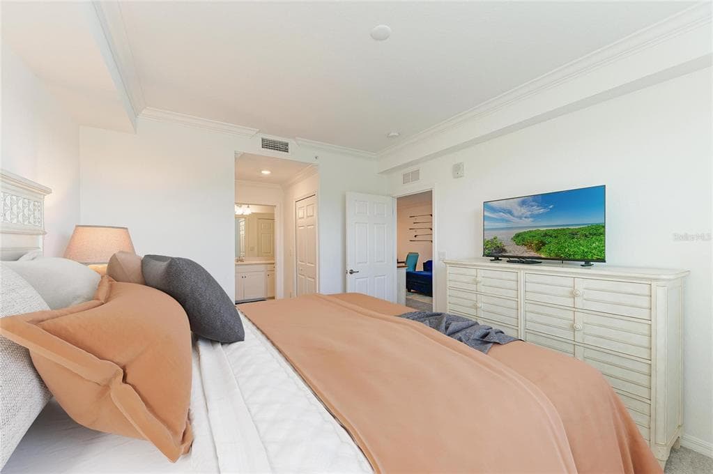 18114 GAWTHROP DRIVE 204 photo 23