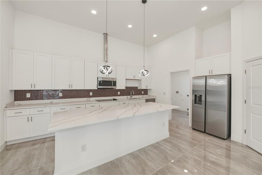 10165 & 10157 KINGSVILLE DRIVE photo 18