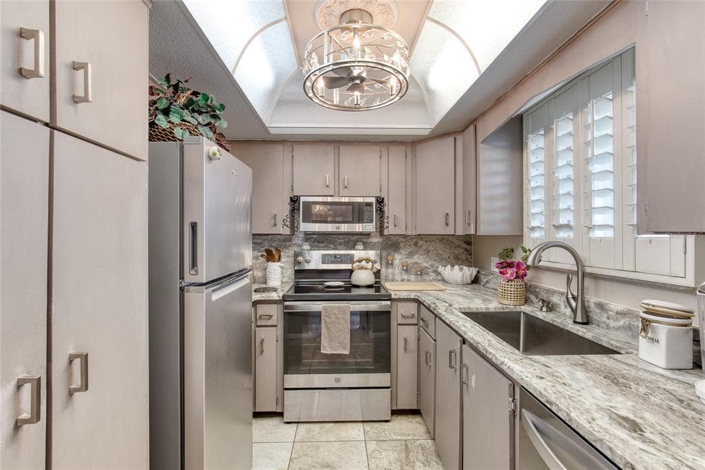 935 OCEAN SHORE BOULEVARD 4040 photo 4