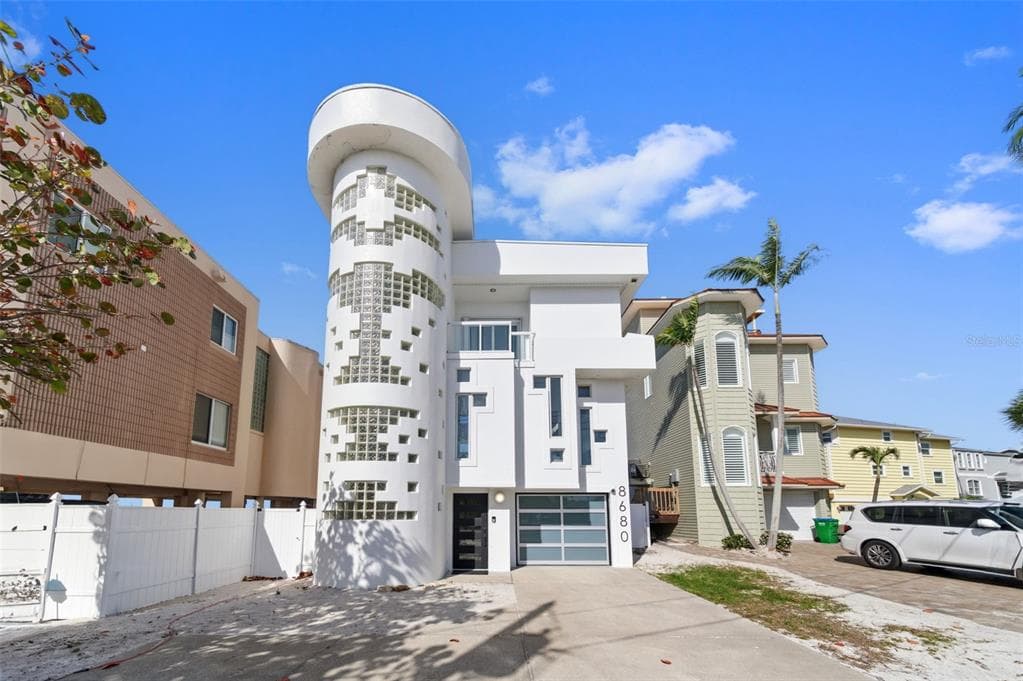 8680 W GULF BOULEVARD photo 1