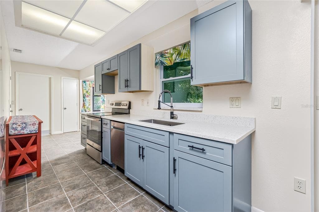 9406 PROSPECT AVENUE photo 16