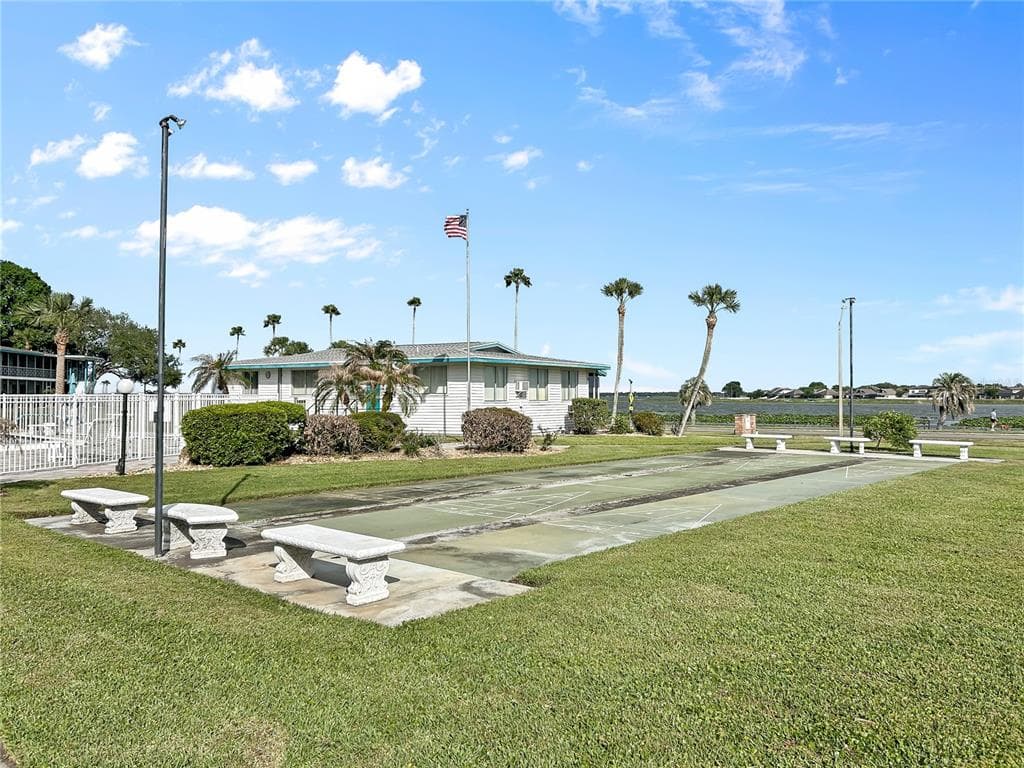 1600 W LAKE PARKER DRIVE C4 photo 24