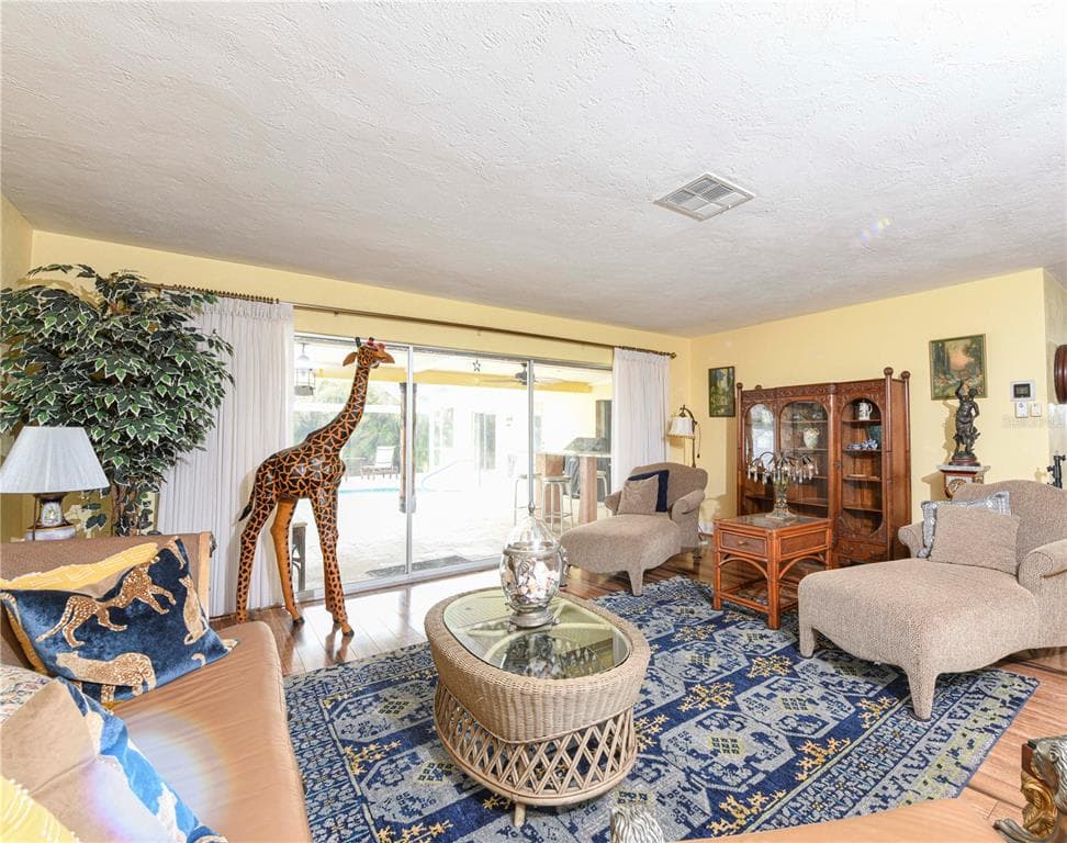 1800 LIESL DRIVE E photo 12