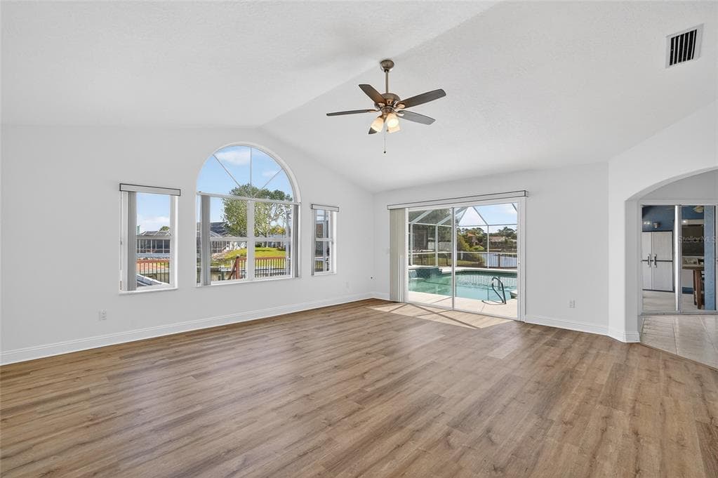 20 CORONA COURT photo 9