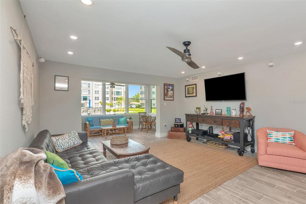 620 EDGEWATER DRIVE 102 photo 6