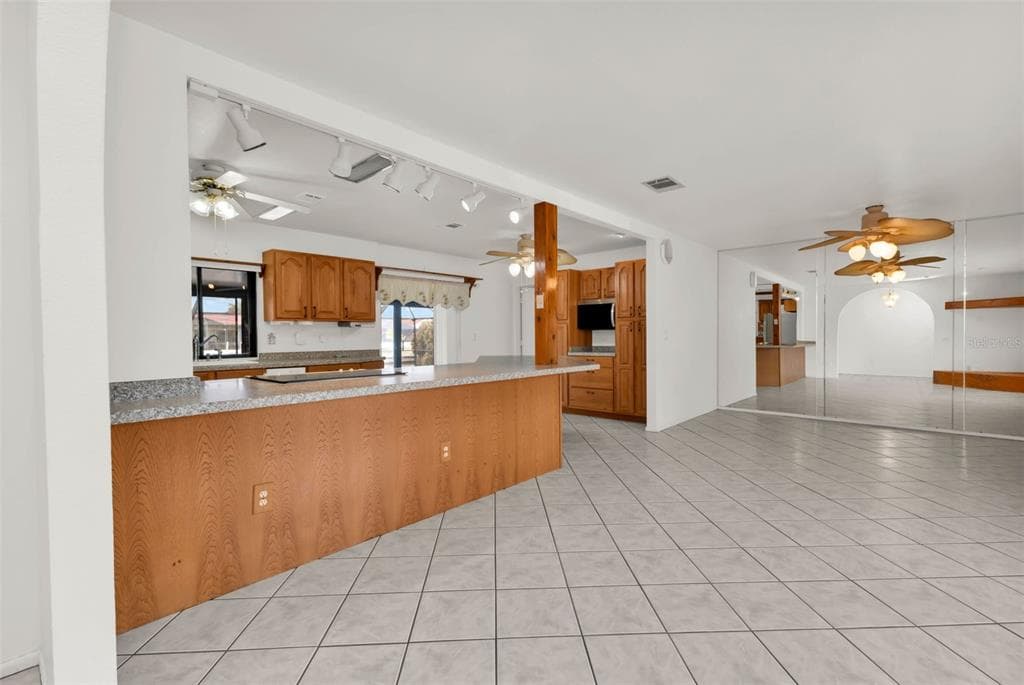 238 FRY TERRACE SE photo 9
