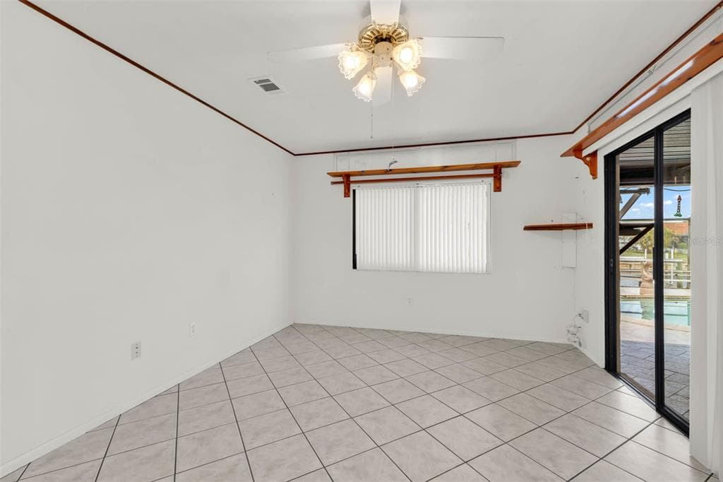 238 FRY TERRACE SE photo 25