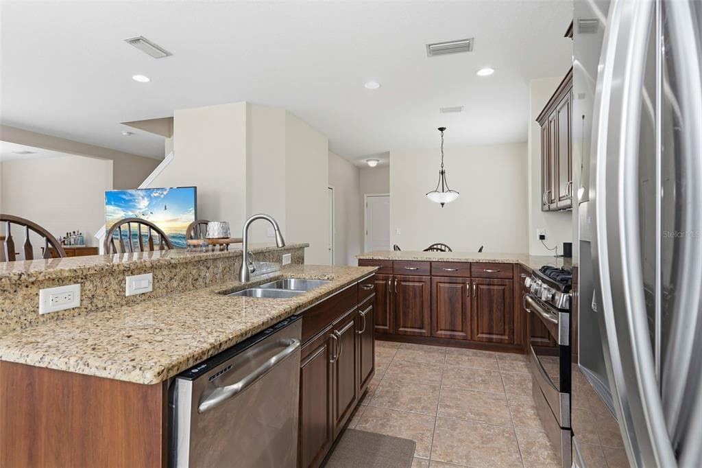 11904 FOREST PARK CIRCLE photo 24