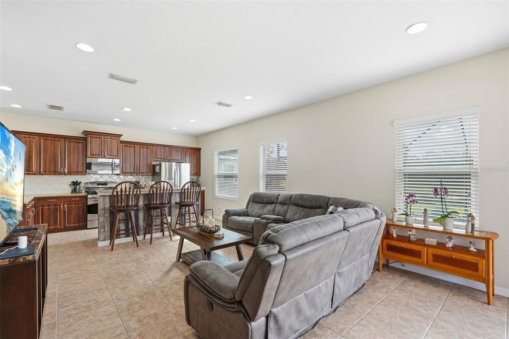 11904 FOREST PARK CIRCLE photo 19