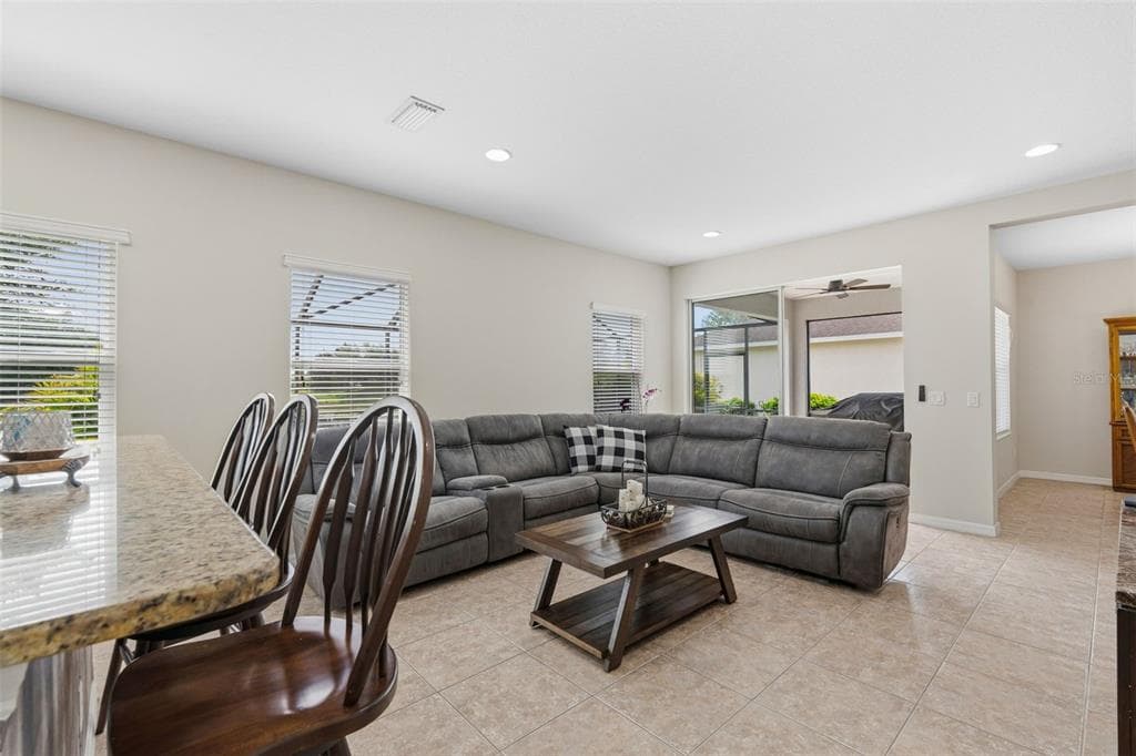 11904 FOREST PARK CIRCLE photo 21