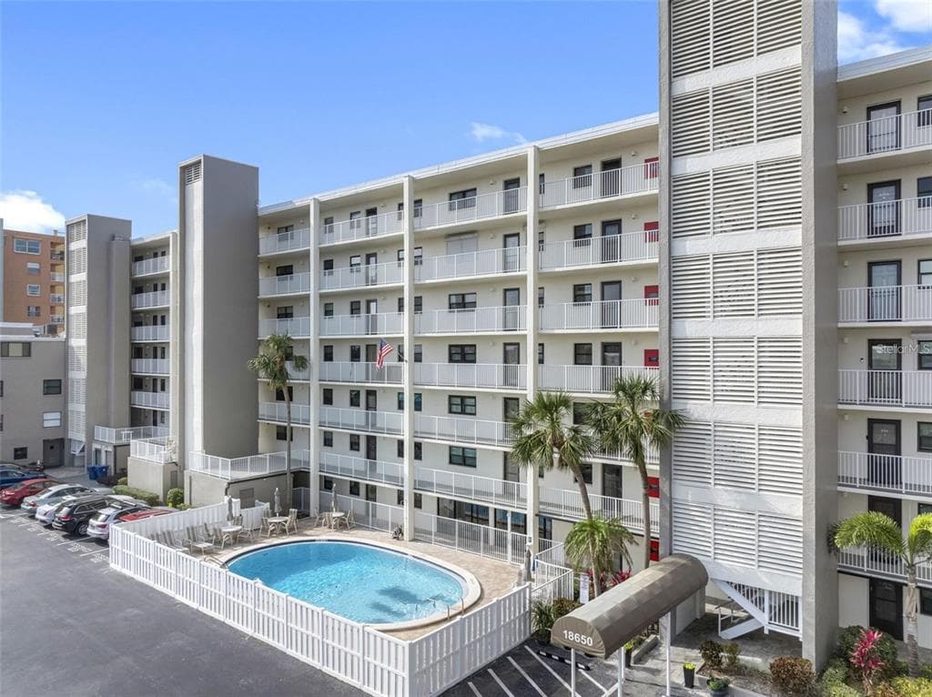18650 GULF BOULEVARD 315 photo 16