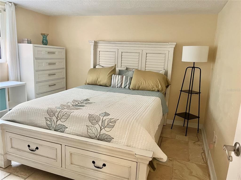 18650 GULF BOULEVARD 315 photo 12