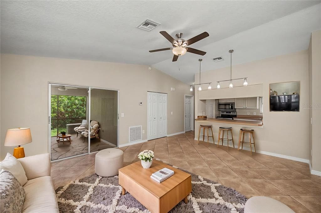 1609 HARMONY DRIVE photo 3