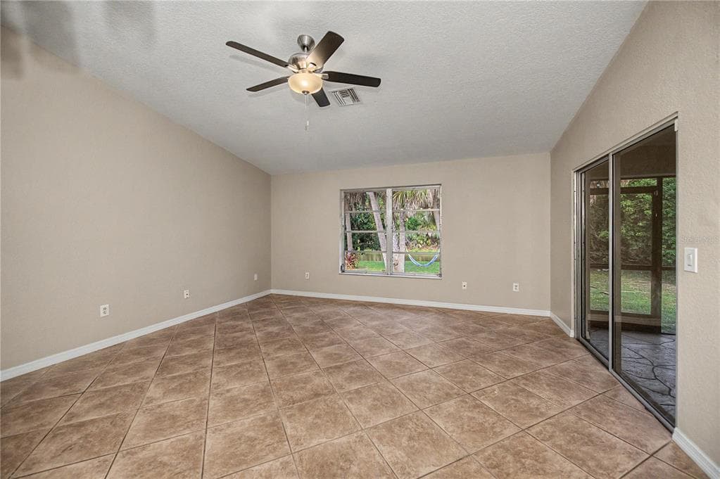 1609 HARMONY DRIVE photo 11