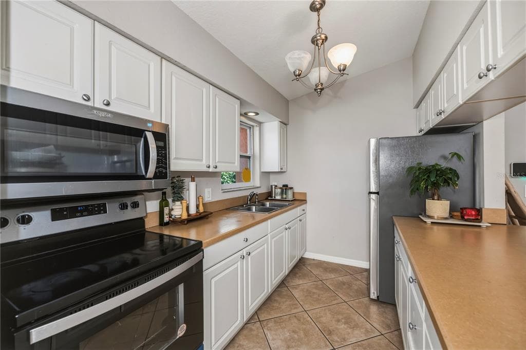1609 HARMONY DRIVE photo 4
