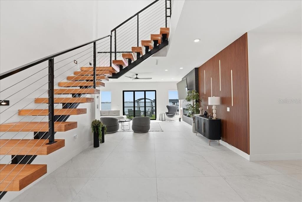 2175 S TROPICAL TRAIL 4