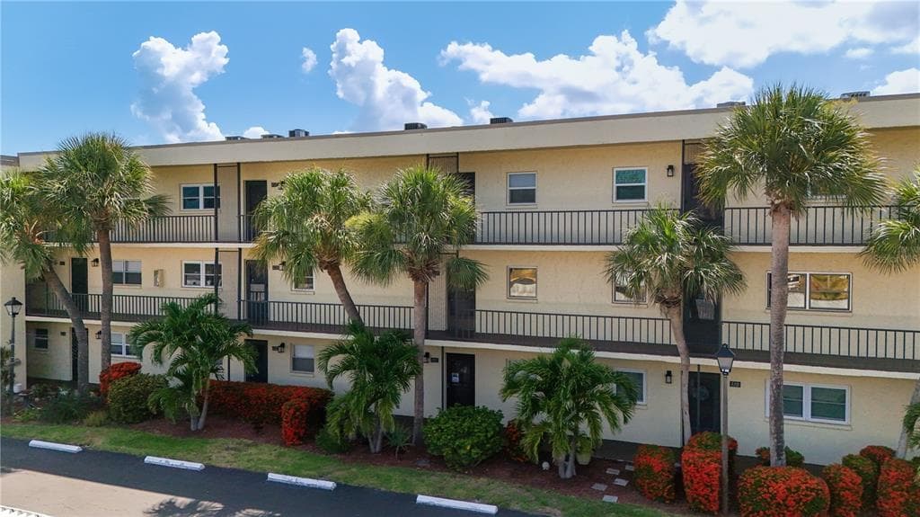11485 OAKHURST ROAD 1100-1 photo 1