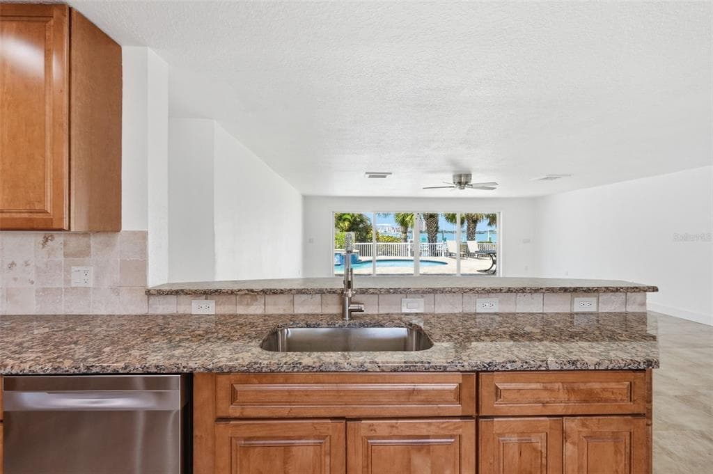 711 64TH AVENUE photo 23