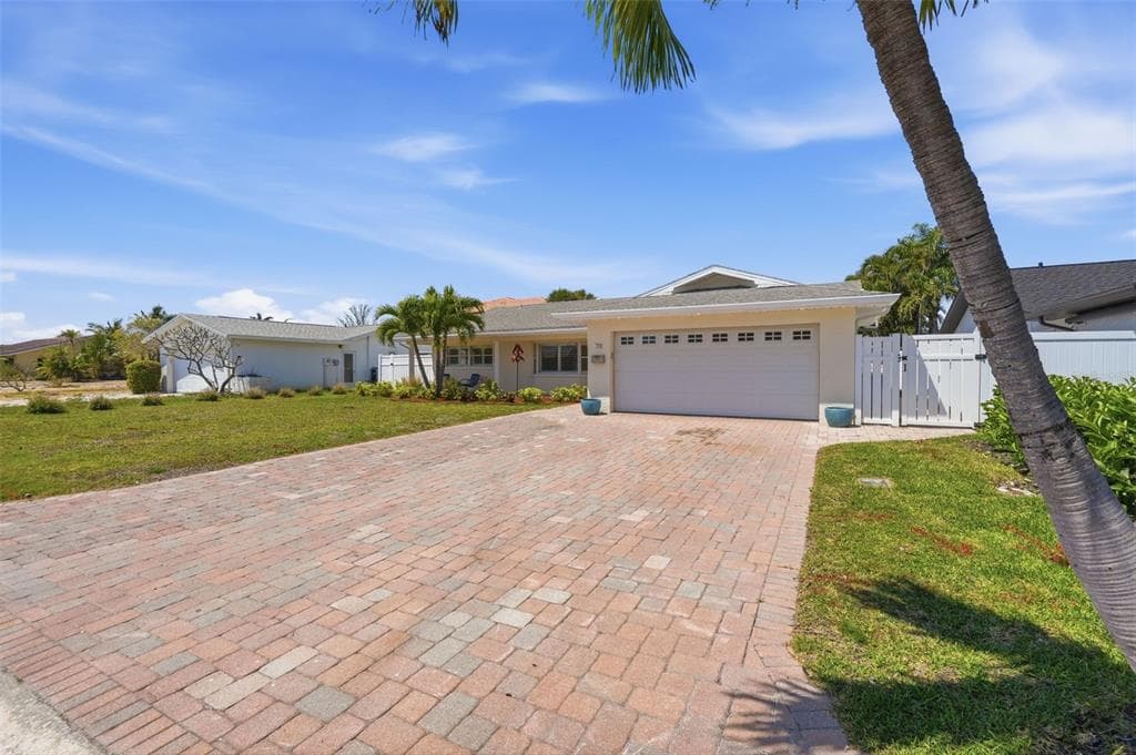 711 64TH AVENUE photo 13