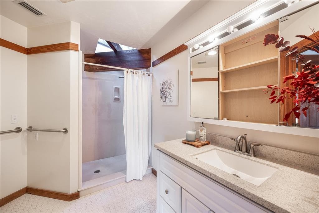 25608 DEVONIA STREET photo 22
