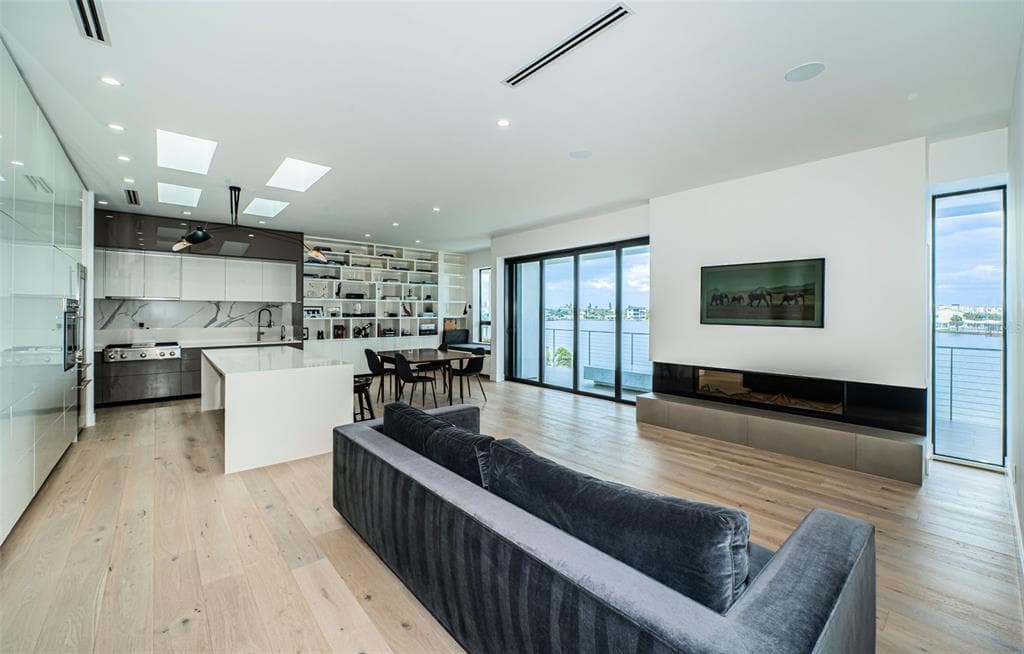 14077 N BAYSHORE DRIVE photo 7