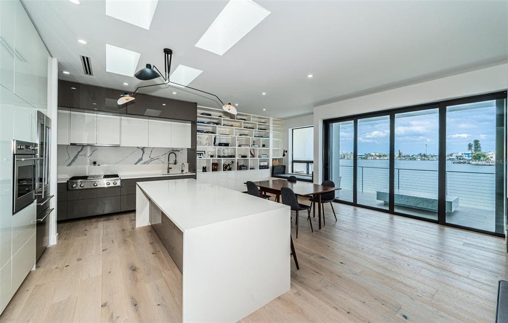 14077 N BAYSHORE DRIVE photo 18