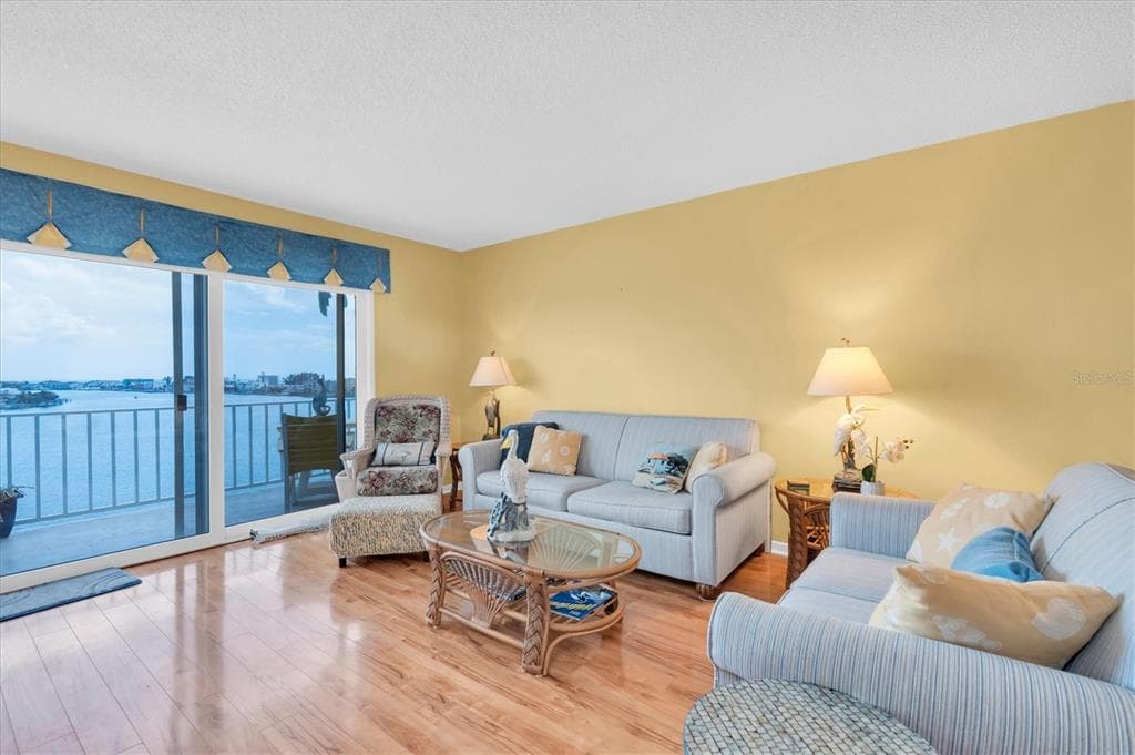 285 107TH AVENUE 701 photo 6