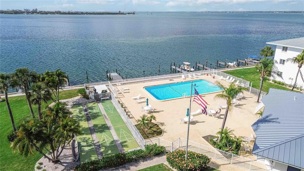 769 JOHN RINGLING BOULEVARD 2 photo 3
