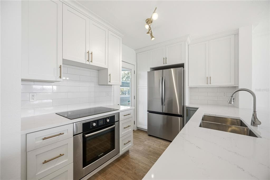 769 JOHN RINGLING BOULEVARD 2 photo 8
