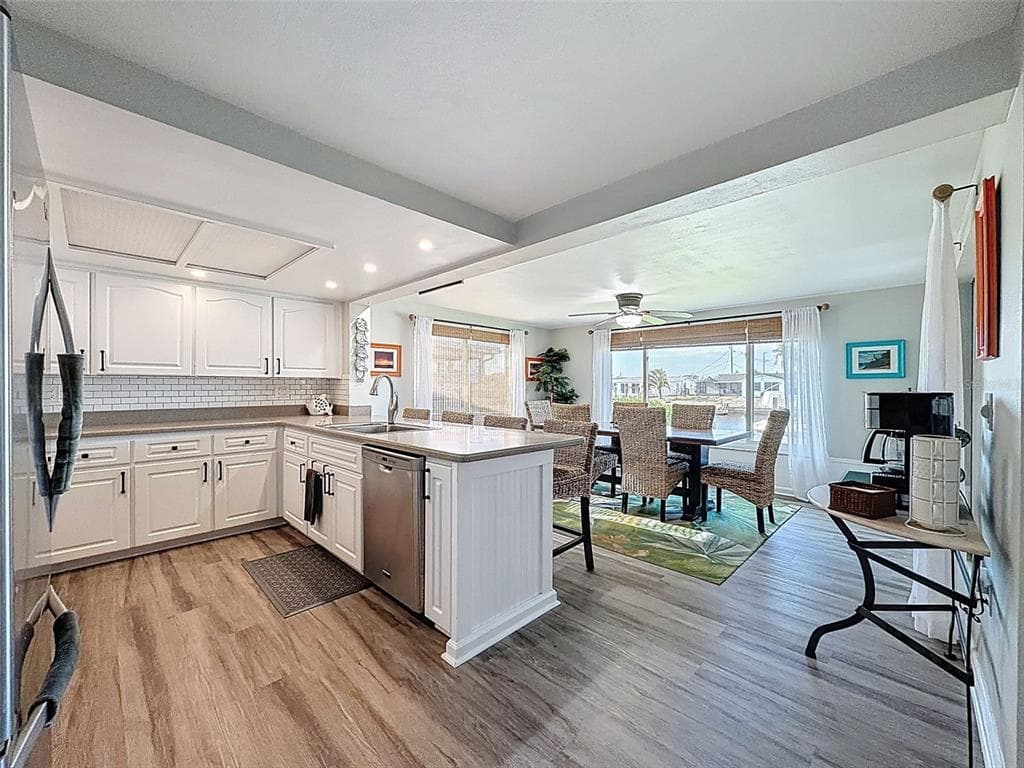 6521 LEESIDE ISLE photo 14