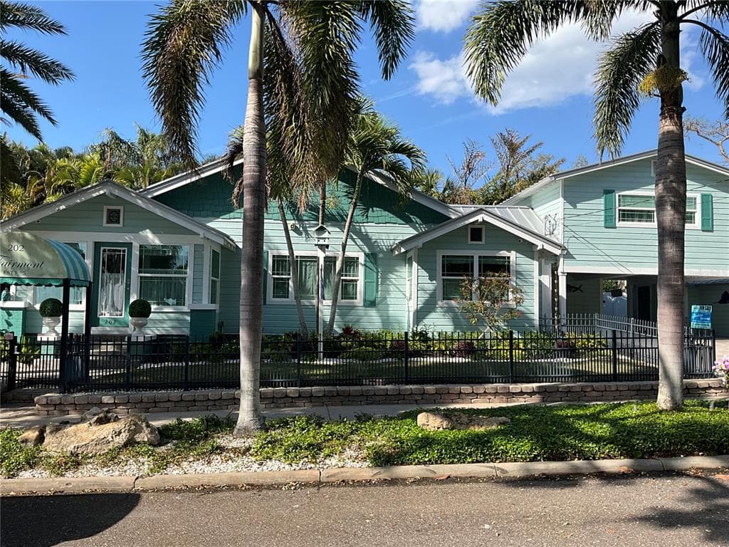 202 FAIRMONT STREET 1