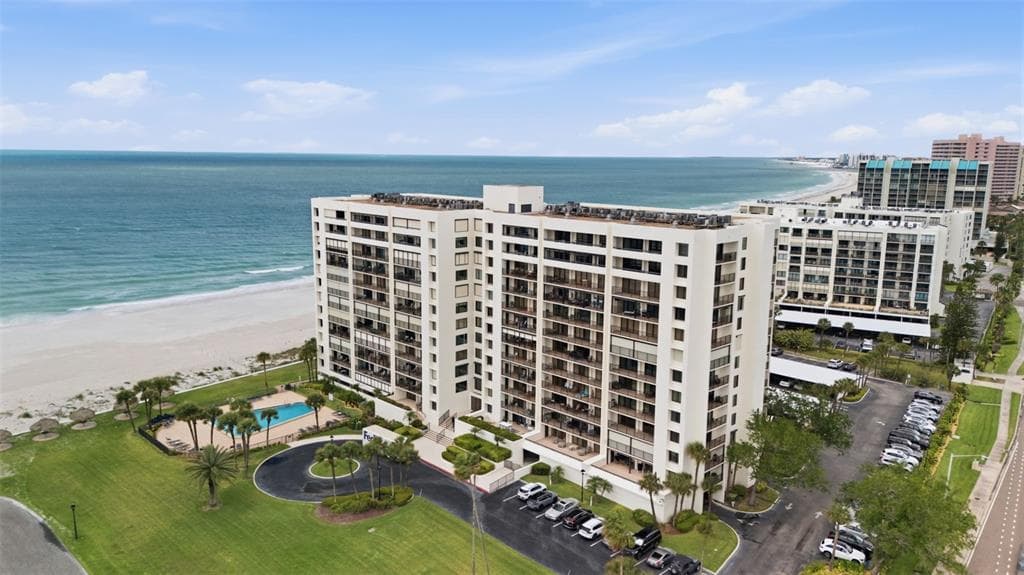 1460 GULF BOULEVARD 501 photo 2