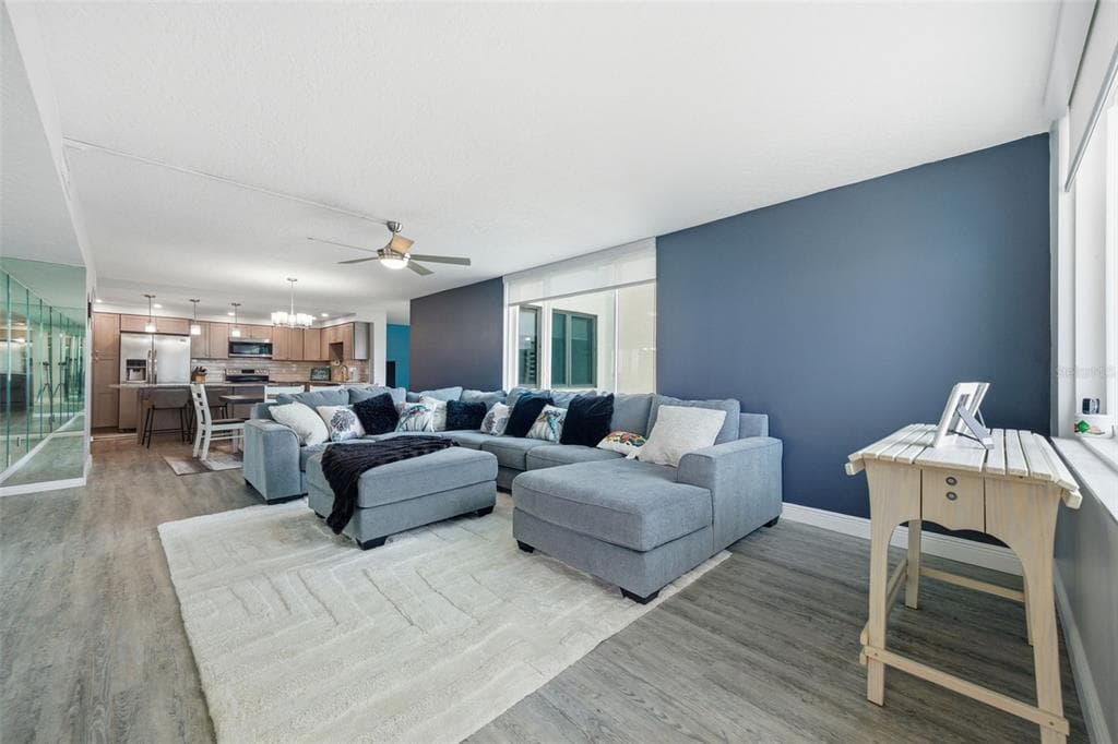 1460 GULF BOULEVARD 501 photo 17
