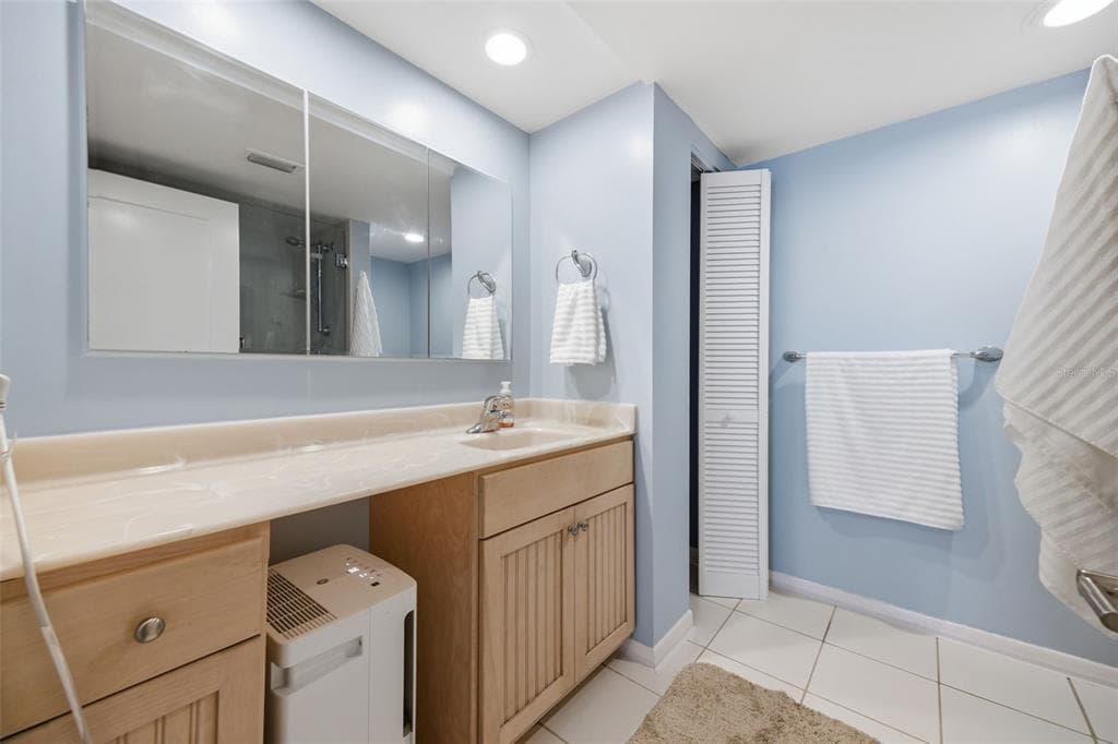 1460 GULF BOULEVARD 501 photo 25