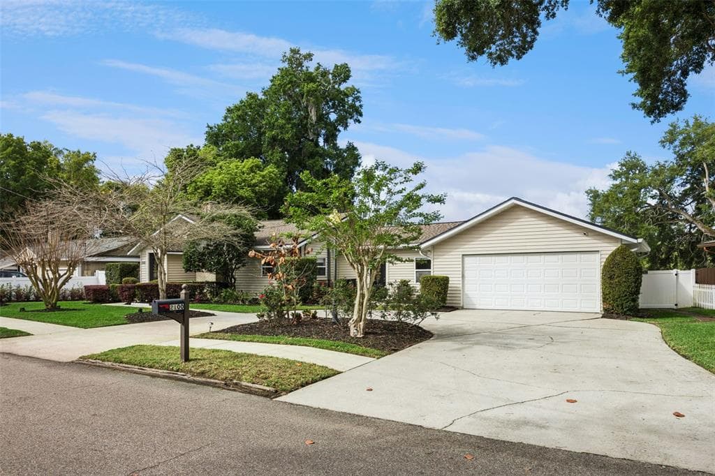 2100 MAE STREET photo 13